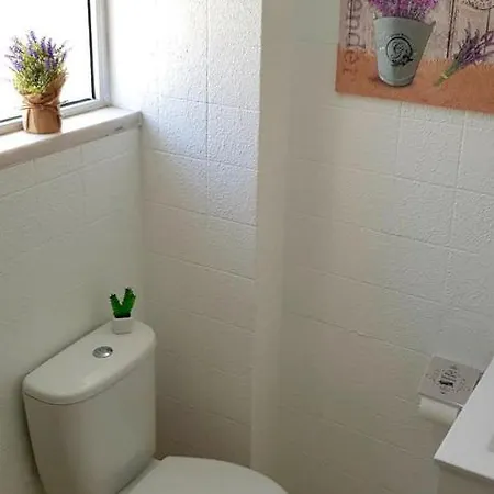 Homestay Quartos Em - N&p Setubal